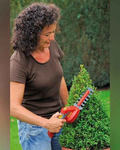 WOLF GARTEN MINI HEDGE TRIMMER LITHIUM BATTERY (FINESSE 30 B) (15 CM)